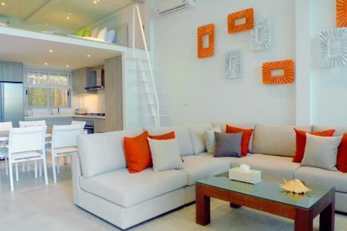 Great Modern Seafront Villa with Infinity Pool - Tap to explore photos