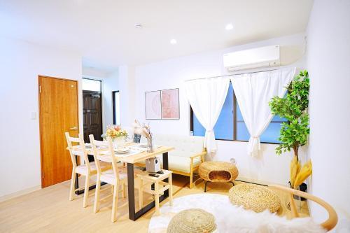 Bohemian Tokyo Room Type - Two-Bedroom Apartment Bohemian Tokyo Room Type - Two-Bedroom Apartment