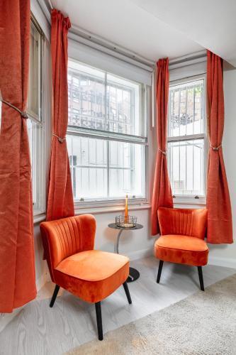 Fabulous Two Bed Apt in Heart of Chelsea - London - Tap to explore photos