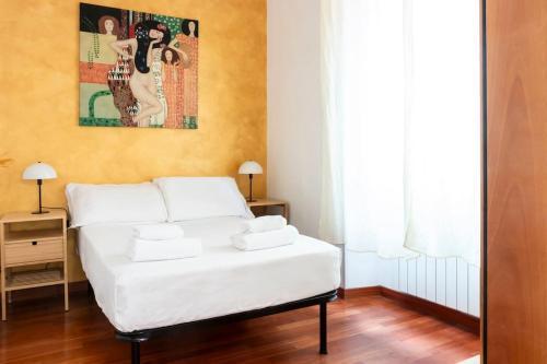 colosseo view apartment - Tap to explore photos