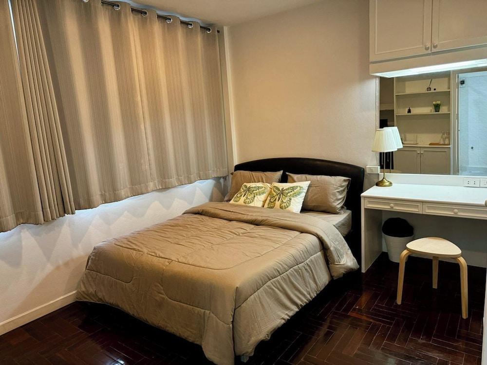 Comfy Crib Hostel 2 Room Type - Superior Room, City View
