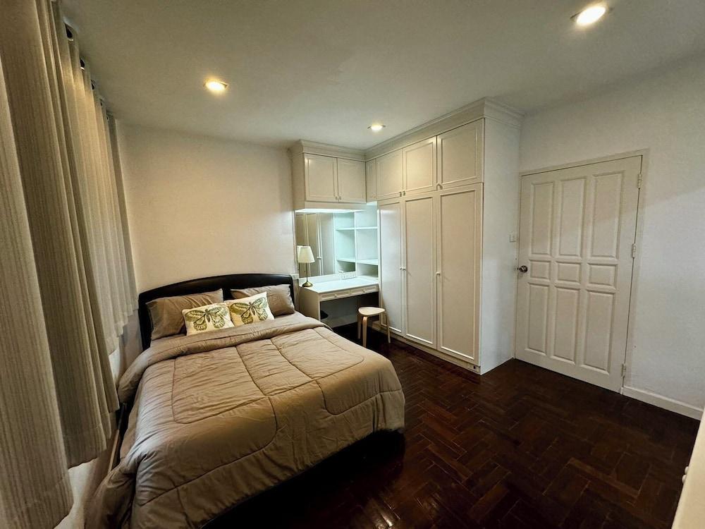 Comfy Crib Hostel 2 Room Type - Superior Room, City View