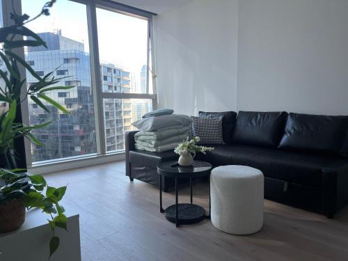 Wsp high rise luxury 2b2b unit - Tap to explore photos