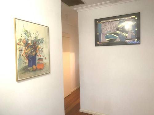Ideal accommodation in Glen Waverley - Tap to explore photos