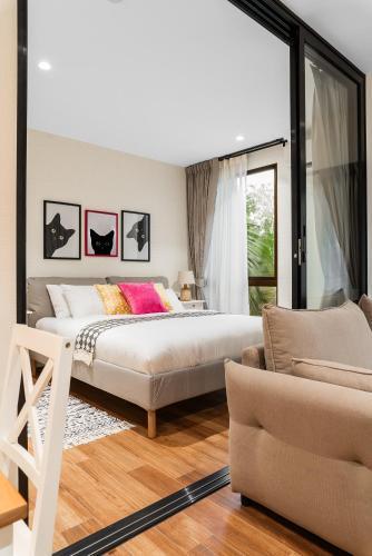 Title Halo Life in Yellow 40m2 King Bed Pool