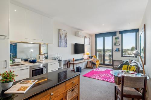 Seaside Studio Apartment in Frankston, Melbourne Room Type - One-Bedroom Apartment