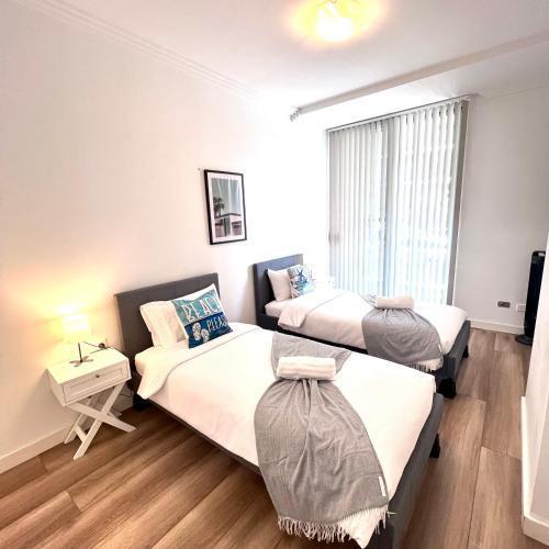 Apartment in Turrella - Tap to explore photos
