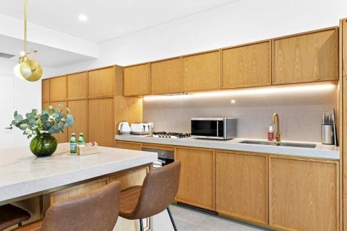 Morden Urban 2Bed in Waterloo - Tap to explore photos