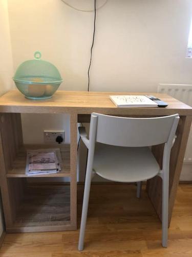 Tranquil 1 bedroom apartment 30 mins from Heathrow - Tap to explore photos