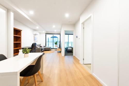 Workers Retreat Across from Essendon Station Room Type - Apartment
