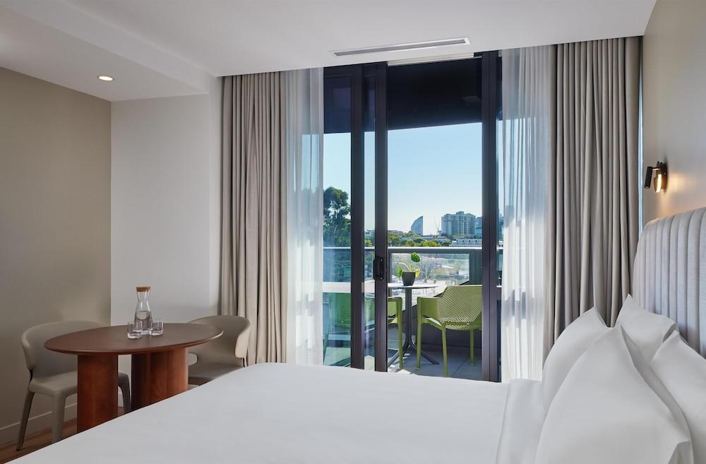 Hyatt House South Melbourne Room Type - 1 KING BED DEN, BALCONY