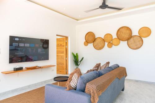 Villa Laura 2Br & Private Pool in Mae Nam - Tap to explore photos