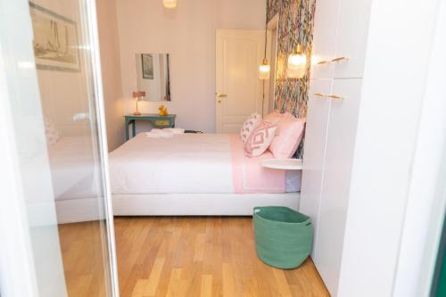 Stefania's Luxury Apartment