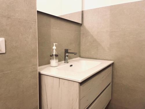 Biffi 2 - Garbatella Rooms Room Type - Double Room with Private Bathroom