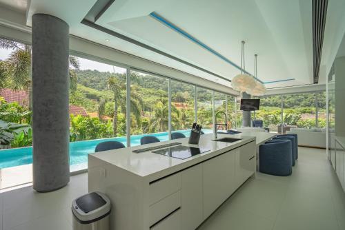 Luxury Pool Villa in Nai Harn - Villa Solana - Tap to explore photos