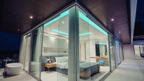 Luxury Pool Villa in Nai Harn - Villa Solana - Tap to explore photos