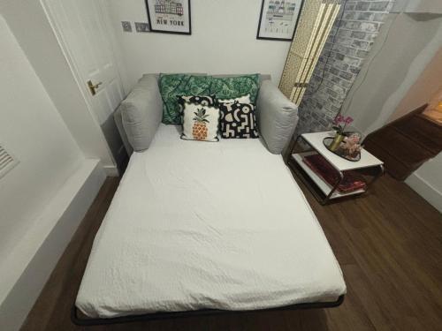 Comfortable 2-Bed Flat with Private Bathrooms-SE5