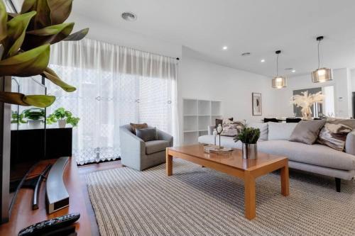 Chadstone Home for a good night sleep - Tap to explore photos
