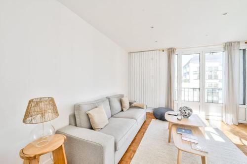 Superbe appartement terrasse 75m Paris - Tap to explore photos
