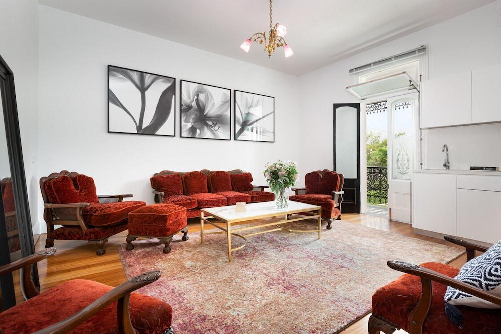 Explore Sydney Staying in Perfect Located Studio - Tap to explore photos