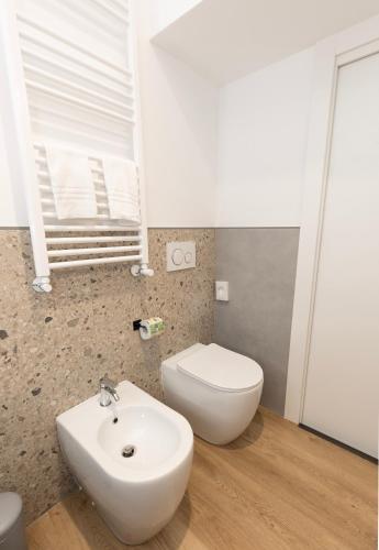 Tiburtina 86 Luxury Suites - Tap to explore photos