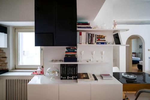 5 Min From Trastevere Rome Chic Apartment - Tap to explore photos