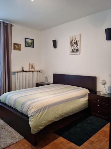 APPARTEMENT 2 CHAMBRE A 10 MINUTE DU CENTRE DE PARIS - Tap to explore photos