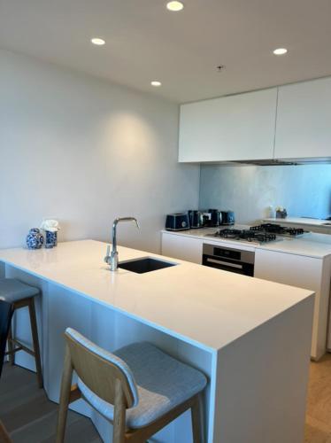 Premium 3 bed apartment - Tap to explore photos