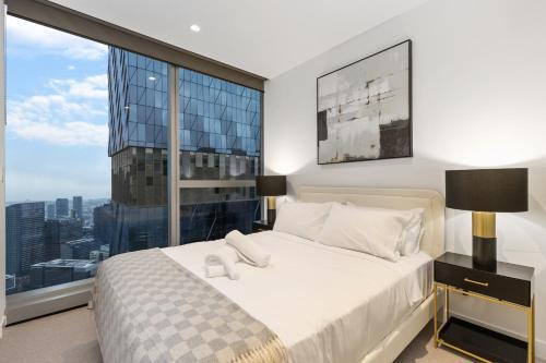 Stunning City Views and Best CBD Location w Pool - Tap to explore photos