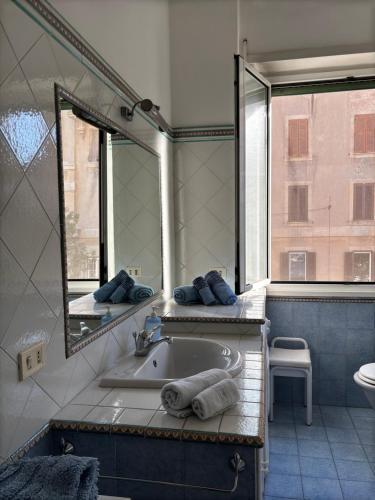 Vodice Apartment- Between Vatican and Foro Italico - Tap to explore photos
