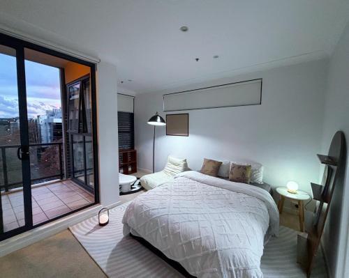Private room with Balcony - Tap to explore photos