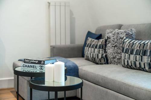 Paddington Prime tourist entire 1 bed flat for 4 - Tap to explore photos