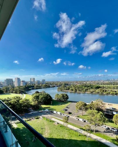 Luxury Apartment with Panoramic Views - Tap to explore photos