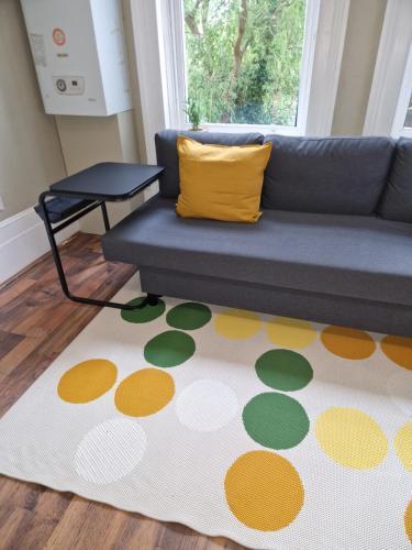 Enchanted 1 bed flat greenwich - Tap to explore photos