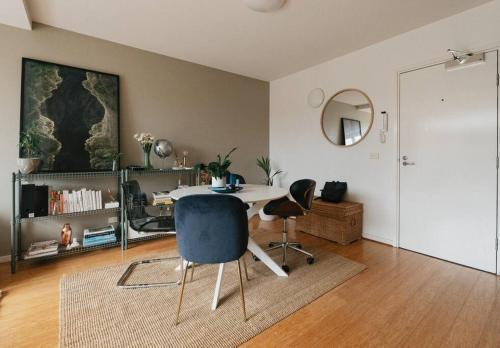 Chic Northside Apartment - Tap to explore photos