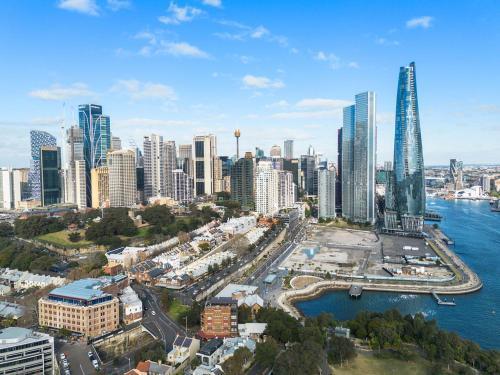 Perfect 2BR Harbour View Apartment