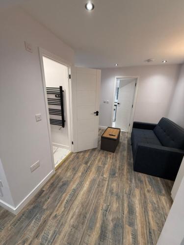 OnSiteStays Stylish Studio Sleeps 2 - Tap to explore photos
