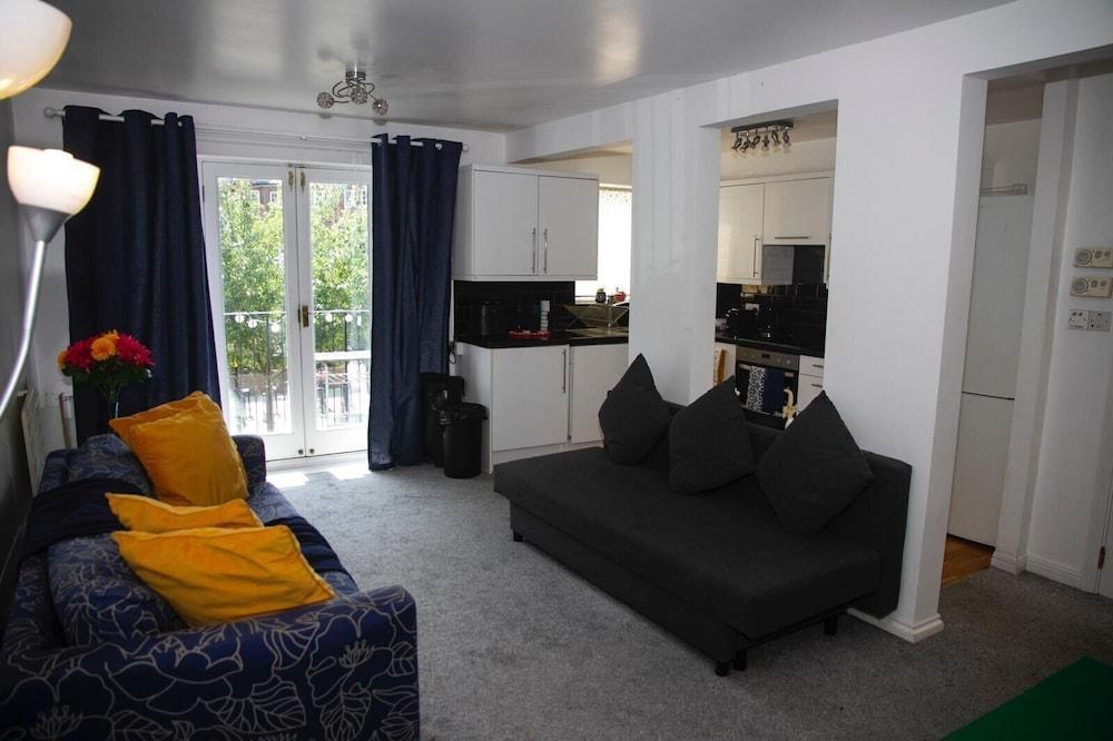 Luxury London Apartment - Central Location - Tap to explore photos