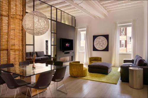 Exclusive apartments piazza di spagna 32 - Tap to explore photos