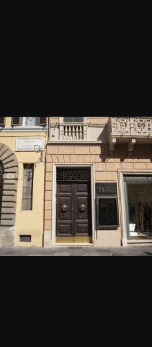 Exclusive apartments piazza di spagna 32 - Tap to explore photos