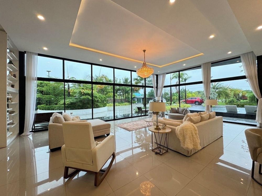 Huge Pool Villa with Private Lake - Tap to explore photos