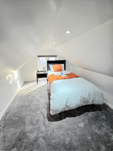 LIVNEST Apartment Wembley Park - Tap to explore photos