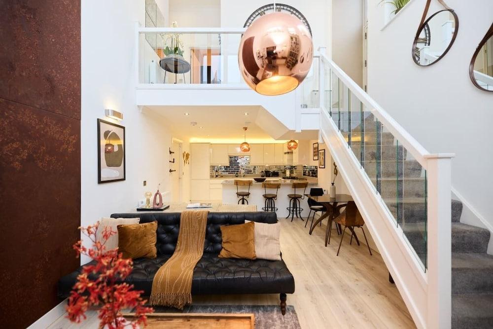 The Shadwell Place - Modern 1bdr Flat - Tap to explore photos
