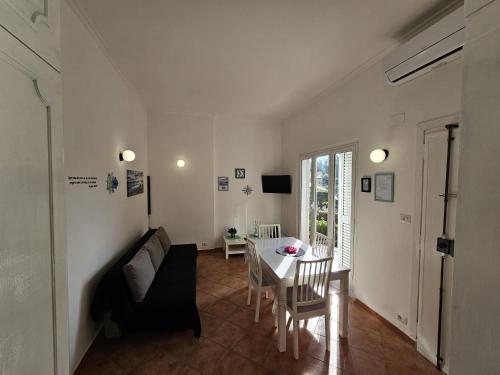 Stella Marina Apartment - Tap to explore photos