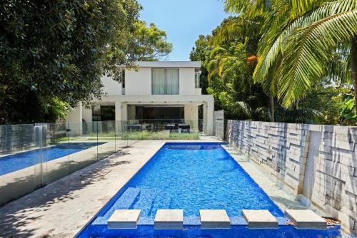 Vaucluse Palms - Tap to explore photos