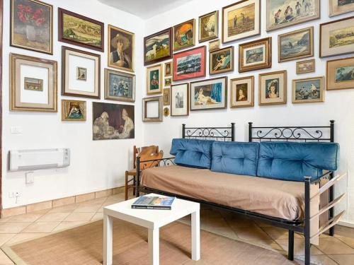 Vatican Art Apartment - Tap to explore photos