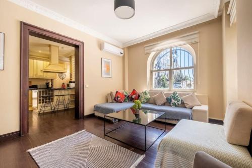 Designer Flat with 3 Bedrooms - Tap to explore photos