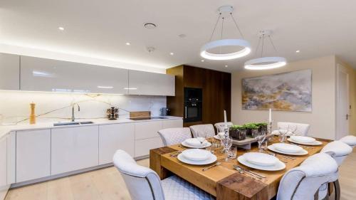 Well-Maintained 4-Bedroom Flat with Full Amenities - Tap to explore photos