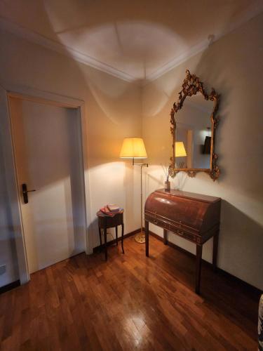 Authentic Roman Apartment with Terrace - Tap to explore photos