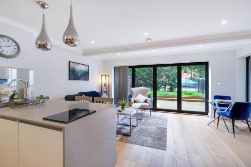 The Concord Modern 1 Bedroom Apartments - Tap to explore photos